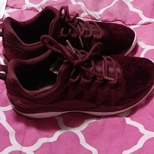 Jordan deca fly premium